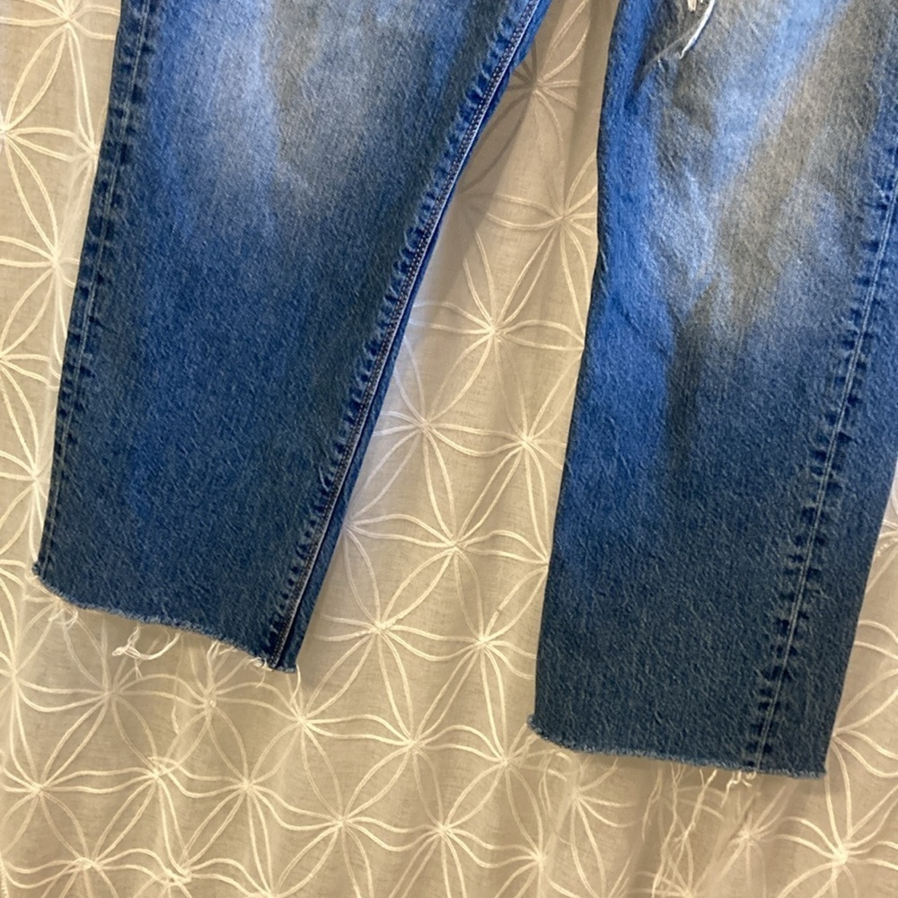 American Eagle 90’s Boyfriend Jeans - Picture 4 of 11